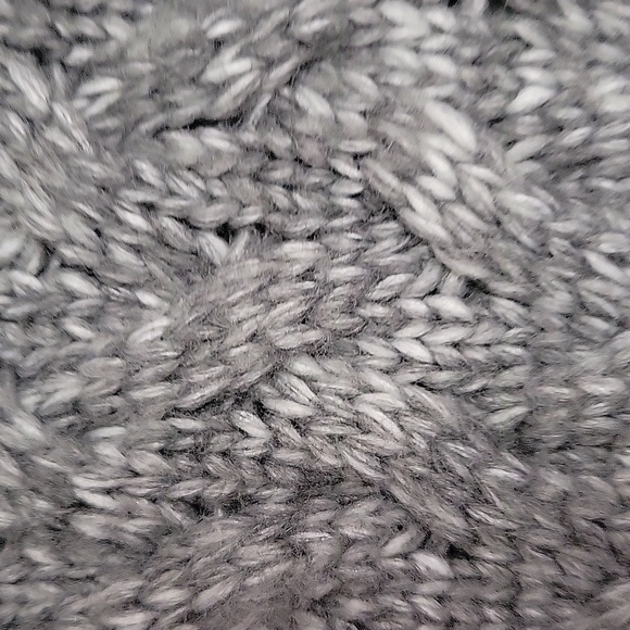 Express Scarf - Picture 4 of 7